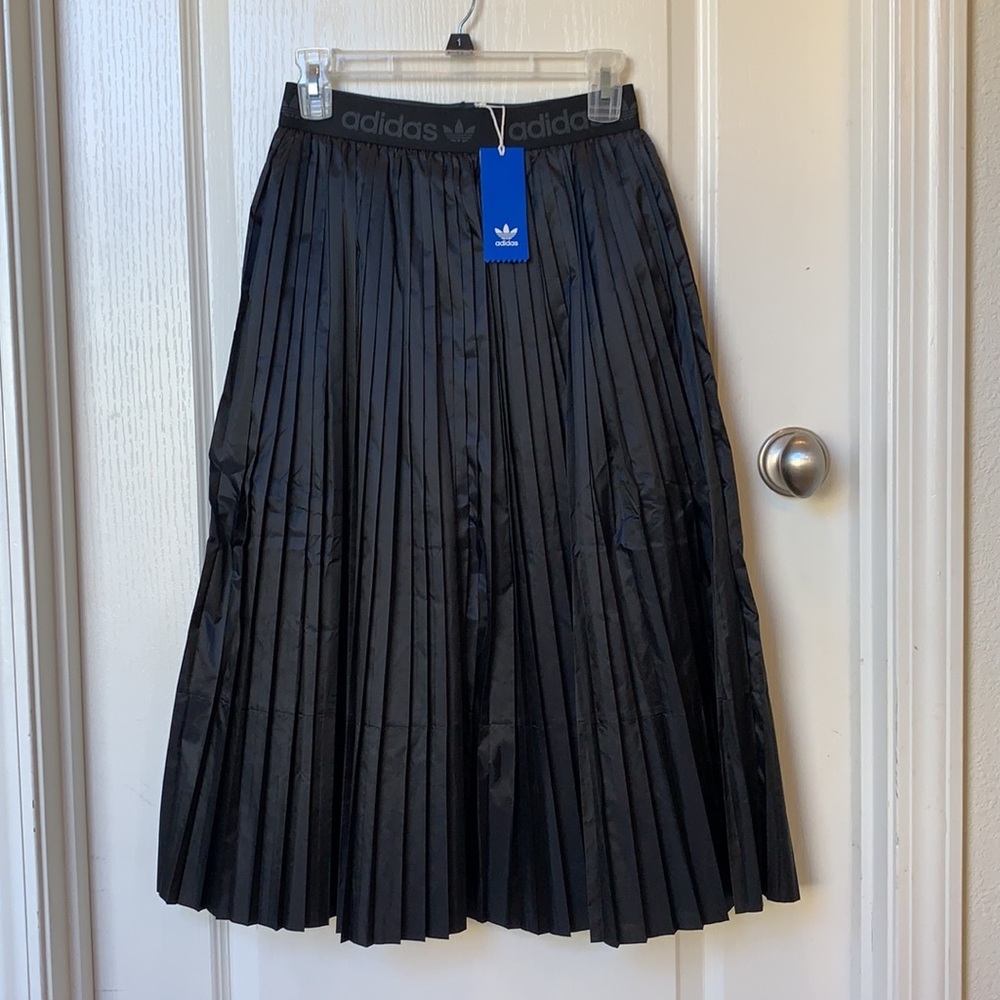 Adidas pleated skirt black NWT size S
